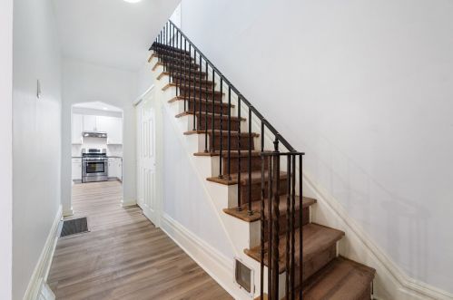 8 Chestnut St, Pittsburgh, PA 15221-3205