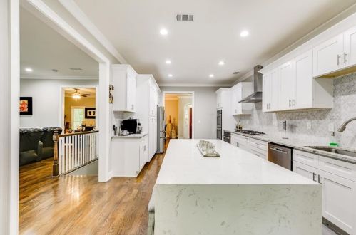 2884 Cravey Dr, Atlanta GA  30345-1420 exterior