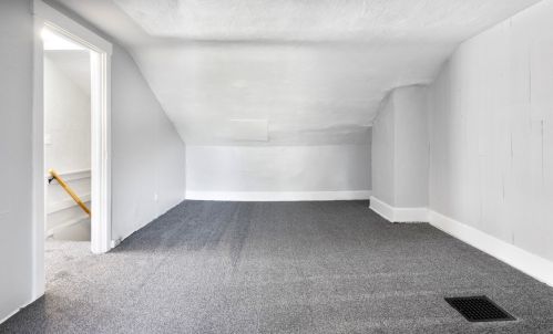 1313 Lowrie St, Pittsburgh PA  15212-4325 exterior