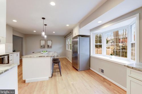 8428 Cherry Vly Ln, Alexandria VA 22309-2100 exterior