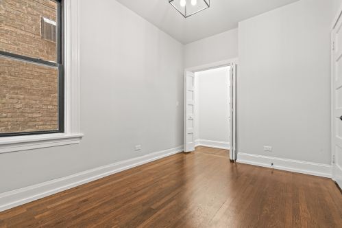 3142 Diversey Ave, Chicago IL 60647-1558 exterior