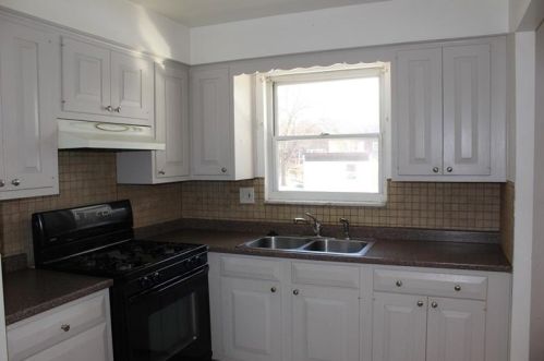 2023 Palm Ave, Pittsburgh PA 15235-1550 exterior