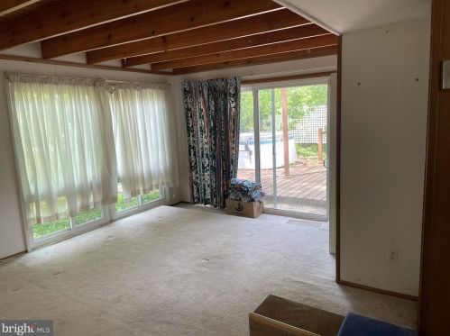 4000 Javins Dr, Alexandria VA  22310-2037 exterior