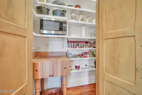 6 Raintree Ln, Bluffton SC 29909-5102 exterior