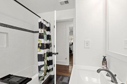 2930 Eleanor Ter, Atlanta GA  30318-6014 exterior