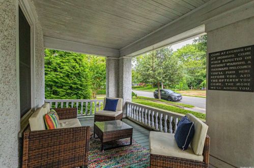 104 Carll Ave, Babylon, NY 11702-3403