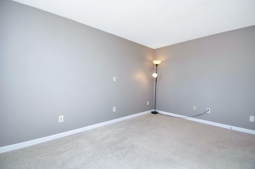 75 Glenmore St, Springfield MA 01129-1067 exterior