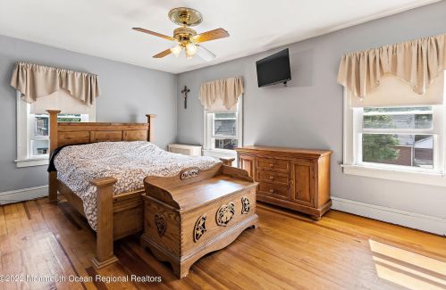 59 Lloyd St, Edison NJ 08817-5231 exterior