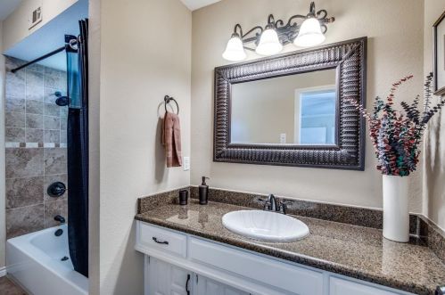 10727 Cox Ln, Dallas TX 75229-5211 exterior