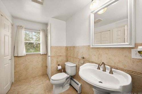 130 Mtn Rd, Seymour CT 06483-2039 exterior