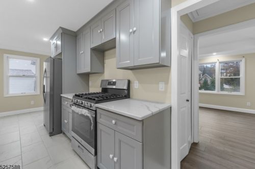 114 Woodlawn Ave, Bridgewater NJ 08807-2031 exterior