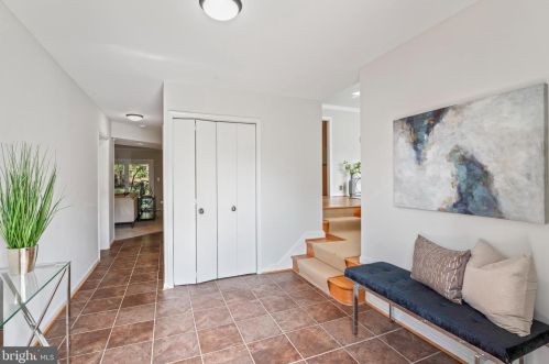 11814 Coldstream Dr, Rockville, MD 20854-3614