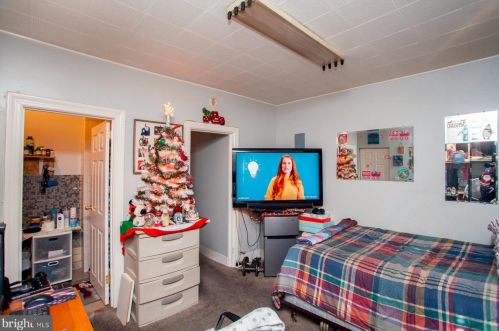 7316 Frankford Ave, Philadelphia PA 19135-3405 exterior