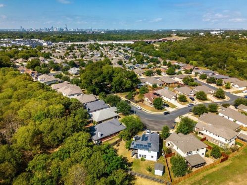 6928 Bay City Bnd, Austin TX 78725-2938 exterior