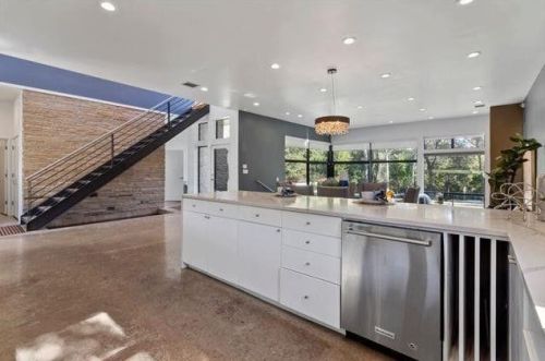 9562 Ash Creek Dr, Dallas TX  75228-3770 exterior