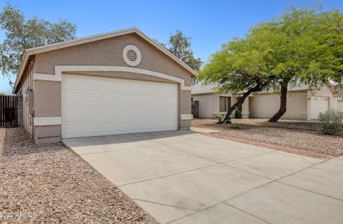 22245 31st Dr, Phoenix, AZ 85027-1610