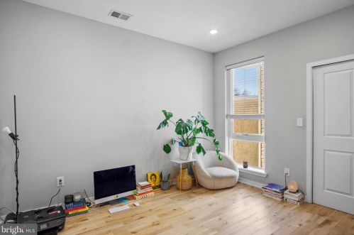 1945 Marshall St, Philadelphia PA 19122-1405 exterior