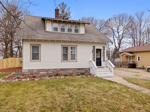 214 Woodward Ave, Big Rapids MI  49307-1750 exterior