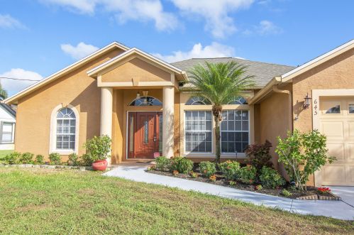 645 Stow Ter, Fort Pierce, FL 34984-6420
