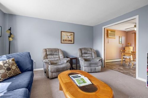 9 Dogwood Ln, Ellington CT exterior