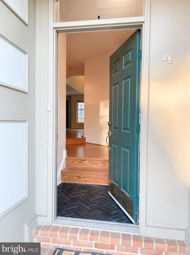 4 Bloomingdale Ct, Rockville MD  20852-5536 exterior