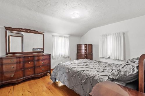 425 Overbrook Blvd, Pittsburgh PA 15210-4405 exterior