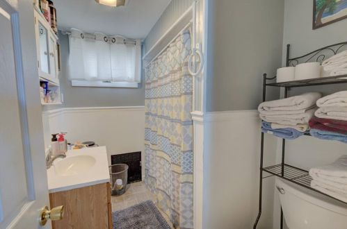 43 5 Ave, Woonsocket RI 02895-5019 exterior