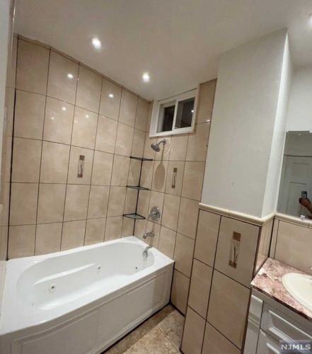 16 Tulip St, Passaic Park NJ  07055-3019 exterior