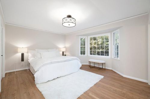 7330 Hunters Branch Dr, Atlanta GA  30328-1721 exterior