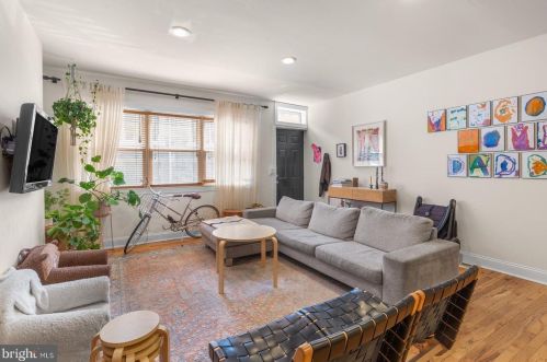 748 Martin St, Philadelphia PA  19146-1822 exterior