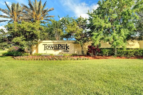 11753 Bennington Cir, Fort Pierce FL  34987-2717 exterior