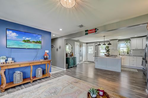 1608 Tamiami Rd, Lacey NJ 08731-5036 exterior