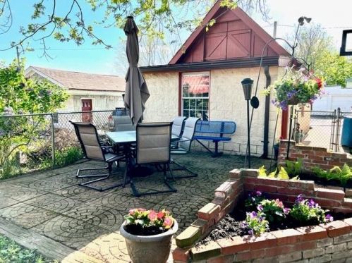 3220 Brownsville Rd, Pittsburgh PA 15227-2432 exterior