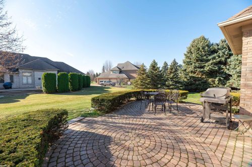 33654 Lotties Dr, New Baltimore MI 48047-2378 exterior