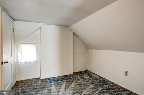 28 Eastland Dr, Lancaster PA 17602-4105 exterior