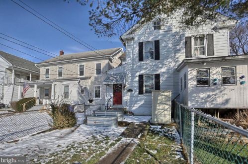 134 Cherry St, Slatington, PA 18080-2001