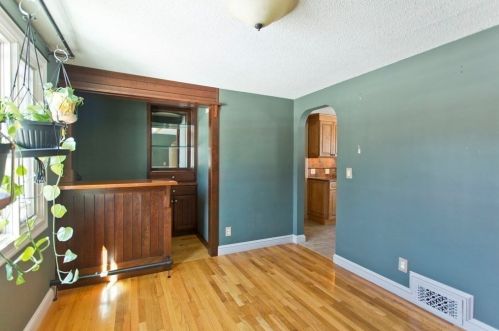 111 Laurel Rd, West Springfield MA 01089-3004 exterior