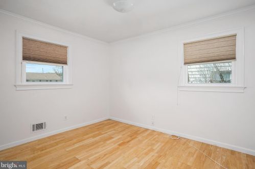 28 Matthew Dr, Trenton NJ 08628-3340 exterior