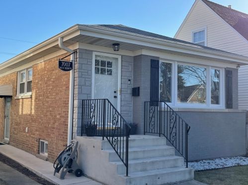 7007 Berwyn Ave, Chicago, IL 60656-1919