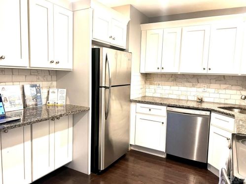 21 College Dr, Edison NJ  08817-5900 exterior