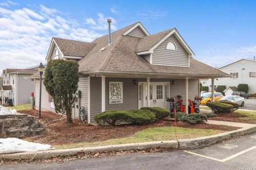 53 Jimal Dr, Middletown NY 10940-3648 exterior