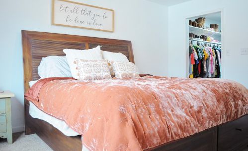 4206 Ridgewood Ln, Milwaukee WI 53221-1094 exterior