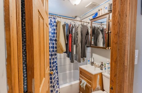 4230 Fairfield Ave, Chicago IL 60632-1221 exterior