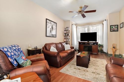 4047 Drake Ave, Chicago IL 60659-3207 exterior