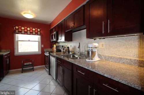 1113 Chiswell Ln, Silver Spring MD  20901-1118 exterior