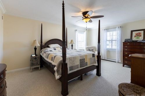 35 Red Oak Hl, Torrington CT 06790-8080 exterior