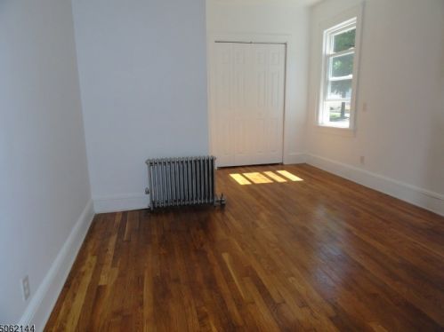 32 Mawhinney Ave, Paterson NJ 07506-1208 exterior