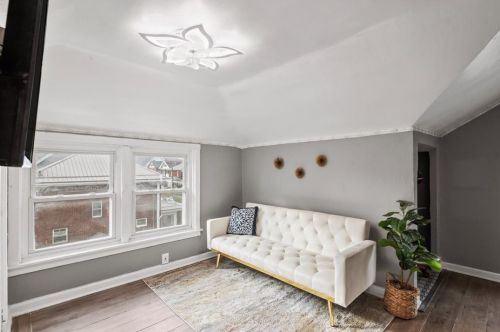 7442 Fleming St, Pittsburgh PA 15212 exterior