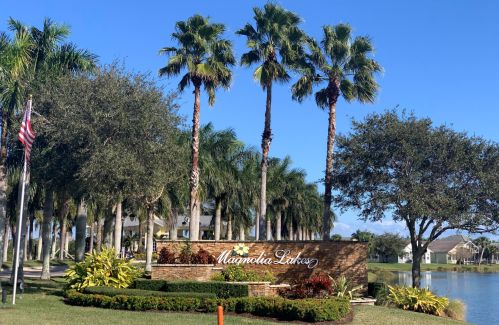 112 Berkeley Ave, Fort Pierce FL 34986-3594 exterior