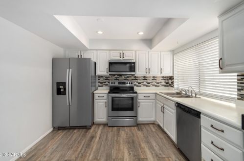 16051 25th Dr, Phoenix AZ  85023-4138 exterior